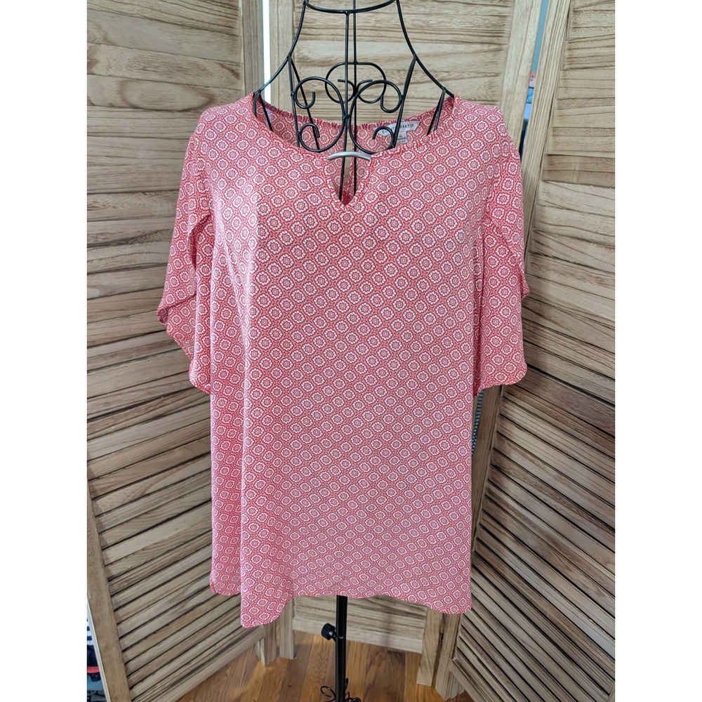 Counterparts XL Red & White  Geometric Top With Keyhole Neckline